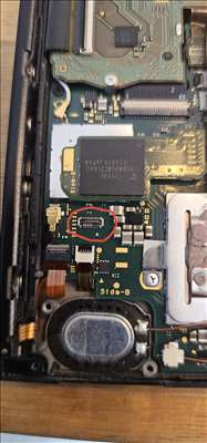 Voici un exemple d'une Nintendo Switch à réparer