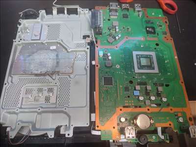 Voici un exemple d'une Sony PS4 à réparer