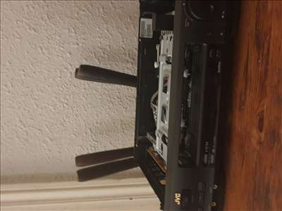 Voici un exemple d'un lecteur de cassettes VHS à réparer