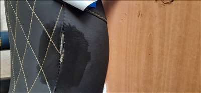 Voici un exemple d'une selle de moto à réparer