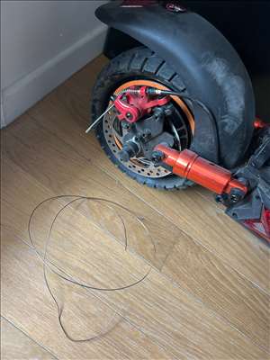 Exemple d'un pneu vélo perforé à restaurer