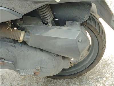 Voici un exemple d'un scooter 50cc à réparer