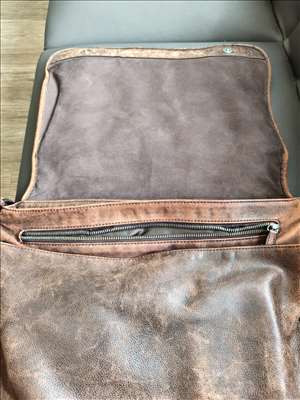 Voici un exemple d'un Zipper de sac à réparer