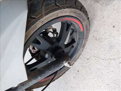 Annonce pour réparer un scooter