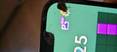 Voici un exemple d'une surface d'affichage d'iPhone à réparer
