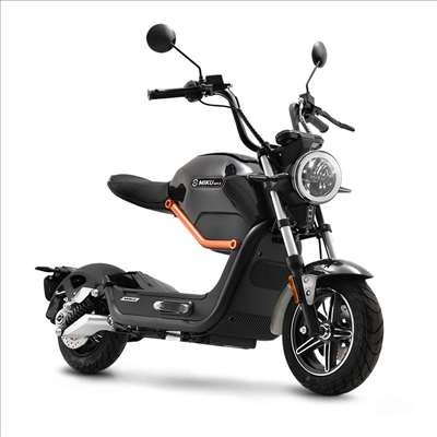 Voici un exemple d'un véhicule électrique à deux roues à réparer