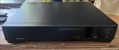 Voici un exemple d'un lecteur de cassettes VHS à réparer