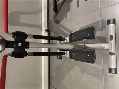 Voici un exemple d'un ascenseur de fitness à réparer