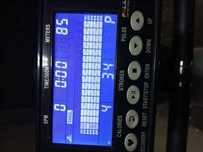 Voici un exemple d'un rameur cardio à réparer