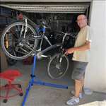 Eric : réparation de bicyclette dans les Deux Sèvres