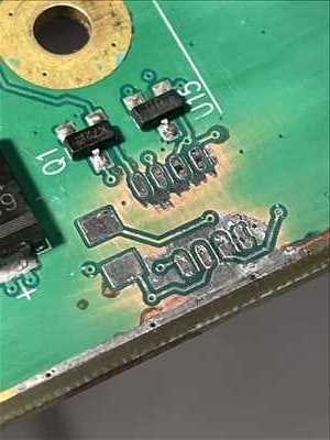 Photo de réparation de carte électronique n°12250 à Saint-Fargeau-Ponthierry par le réparateur Frédéric