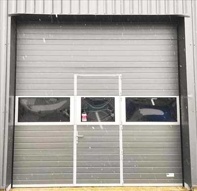 Photo de réparation de porte avec serrure n°13090 à Grenoble par le réparateur Metal 2000 Grenoble - Installation Et Dépannage Rideaux Métalliques Et Portes De Garage Sectionnelles Et Industrielles (38)