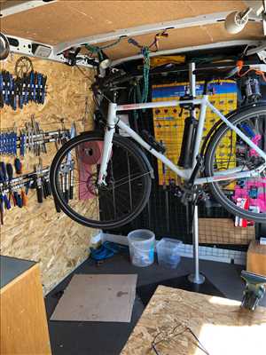 Photo de réparation de vélo n°13636 à Villeneuve-lès-Avignon par J Bikes