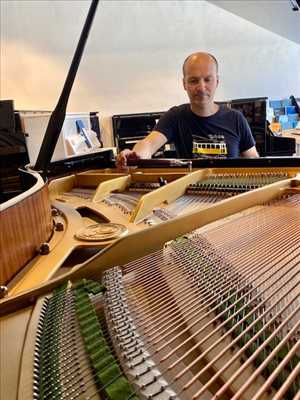 Photo de réparation d'instruments de musique n°7374 à La Garde par le réparateur STEEL MUSIC