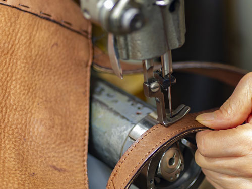 Déposer une annonce pour une réparation de sacs en cuir