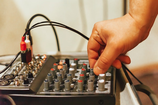 Faire réparer une table de mixage à proximité de Clermont-l'Hérault