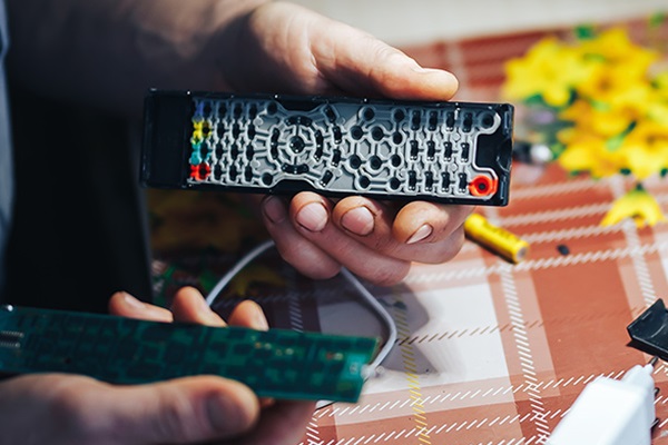 Faire réparer une télécommande tv à proximité de Clermont-l'Hérault