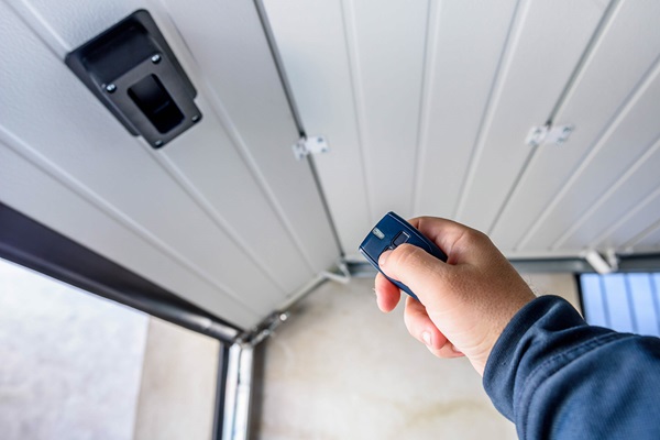 Faire réparer une porte de garage à proximité de Vienne
