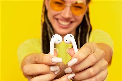 Retouch Alice Ved en fejltagelse Réparation d'airpods : pannes, conseils, tarifs, pièces détachées