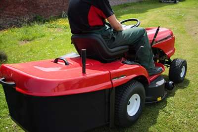 Faire réparer un tracteur tondeuse