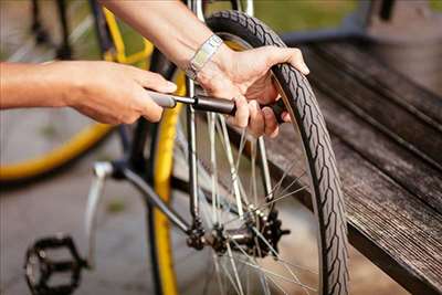 réparation de vélo avec Loic à Agde