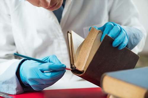 Réparer les pages d'un livre - Avranches