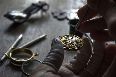 réparation de montre avec Le Petit Horloger à Bayonne