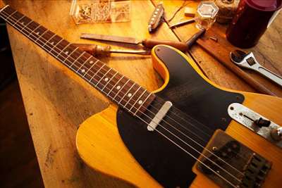 réparation d'instruments de musique avec Luthier Guitare à Besançon