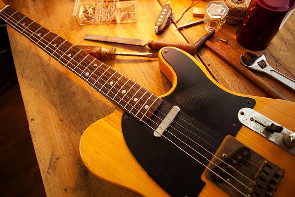 réparation d'instruments de musique avec Luthier Guitares & Ukulélés à Besançon