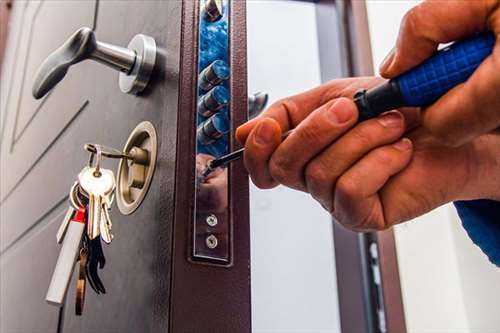 Réparation d'une porte ou d'une serrure à proximité de Gignac-la-Nerthe