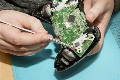 réparation de console de jeux avec Tech-cleaner à Mantes-la-Jolie