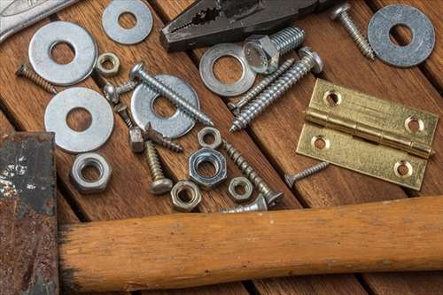 Rechercher un réparateur de table en bois massif en France